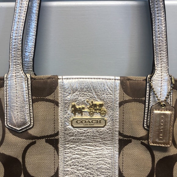 Coach purse - Picture 2 of 4